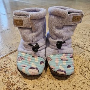 JAN & JUL Adjustable Stay-Put Cozy Booties for Baby and Toddlers (18-24 months)
